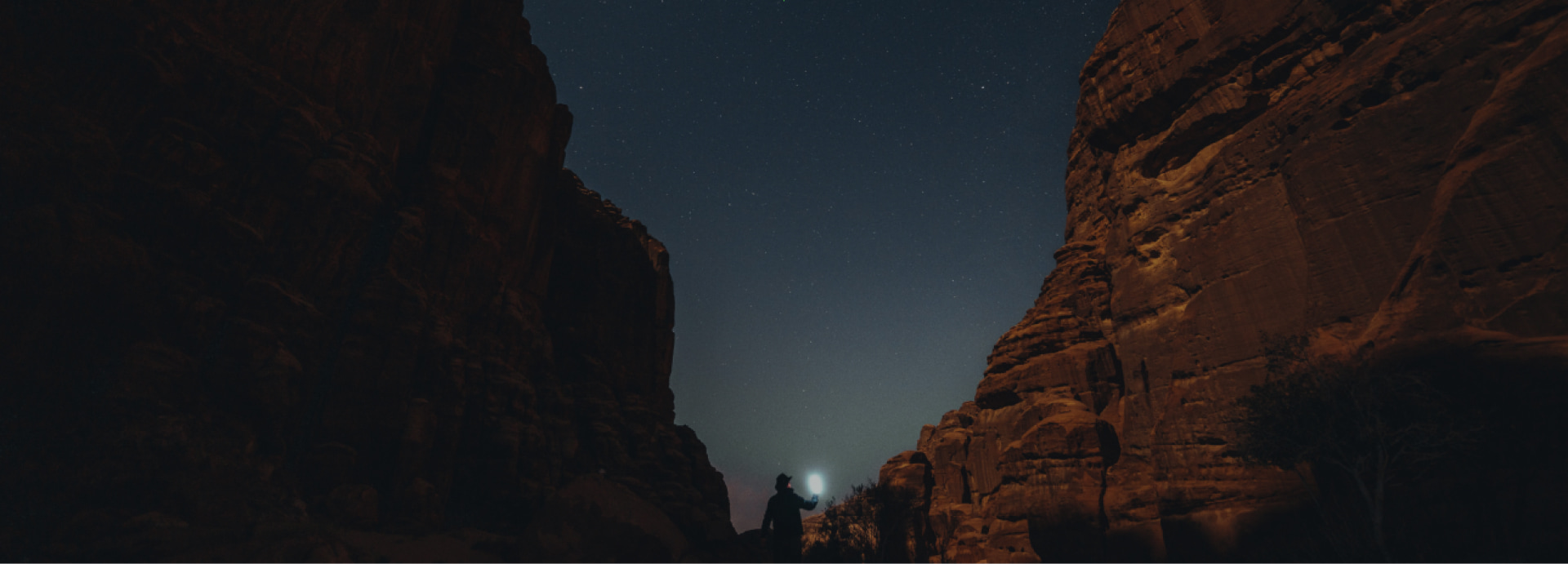 NEOM-Berge in der Abenddämmerung