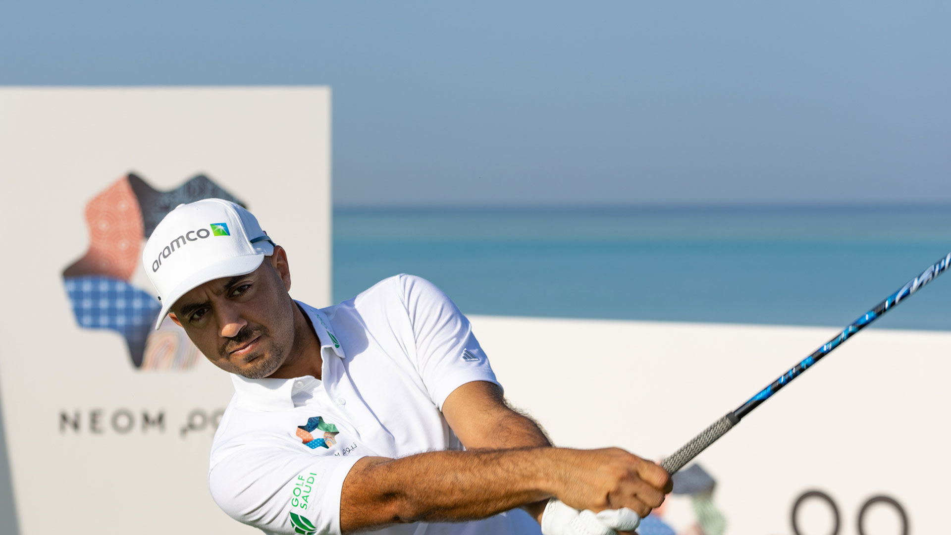 neom-supports-golfer