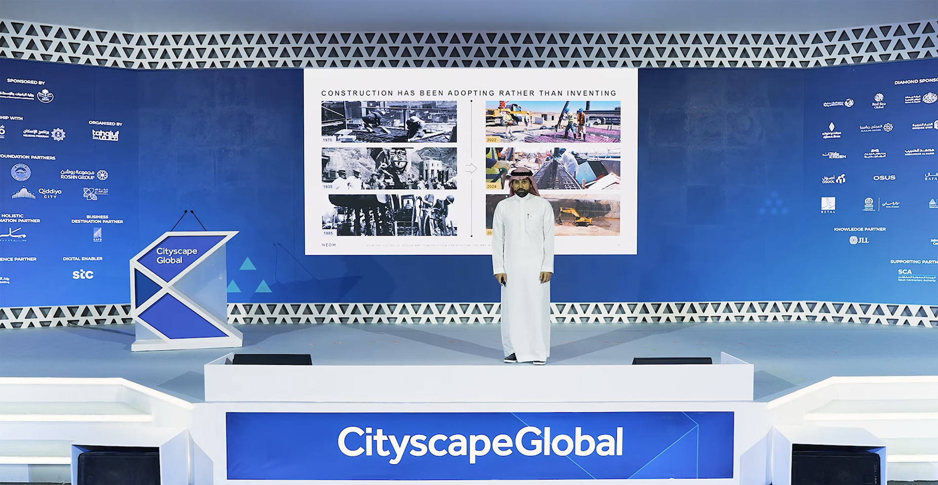Cityscape Global Stand